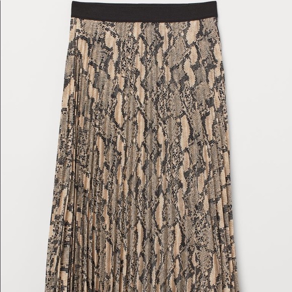 Snake Print Pleated Skirt - Picture 3 of 8